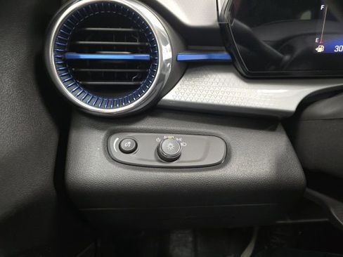 New 2026 Chevrolet Trax LT w/ Sunroof Package image 17