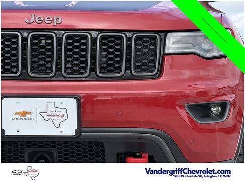 Used 2017 Jeep Grand Cherokee Trailhawk w/ Trailhawk Luxury Group AWD/4WD image 8