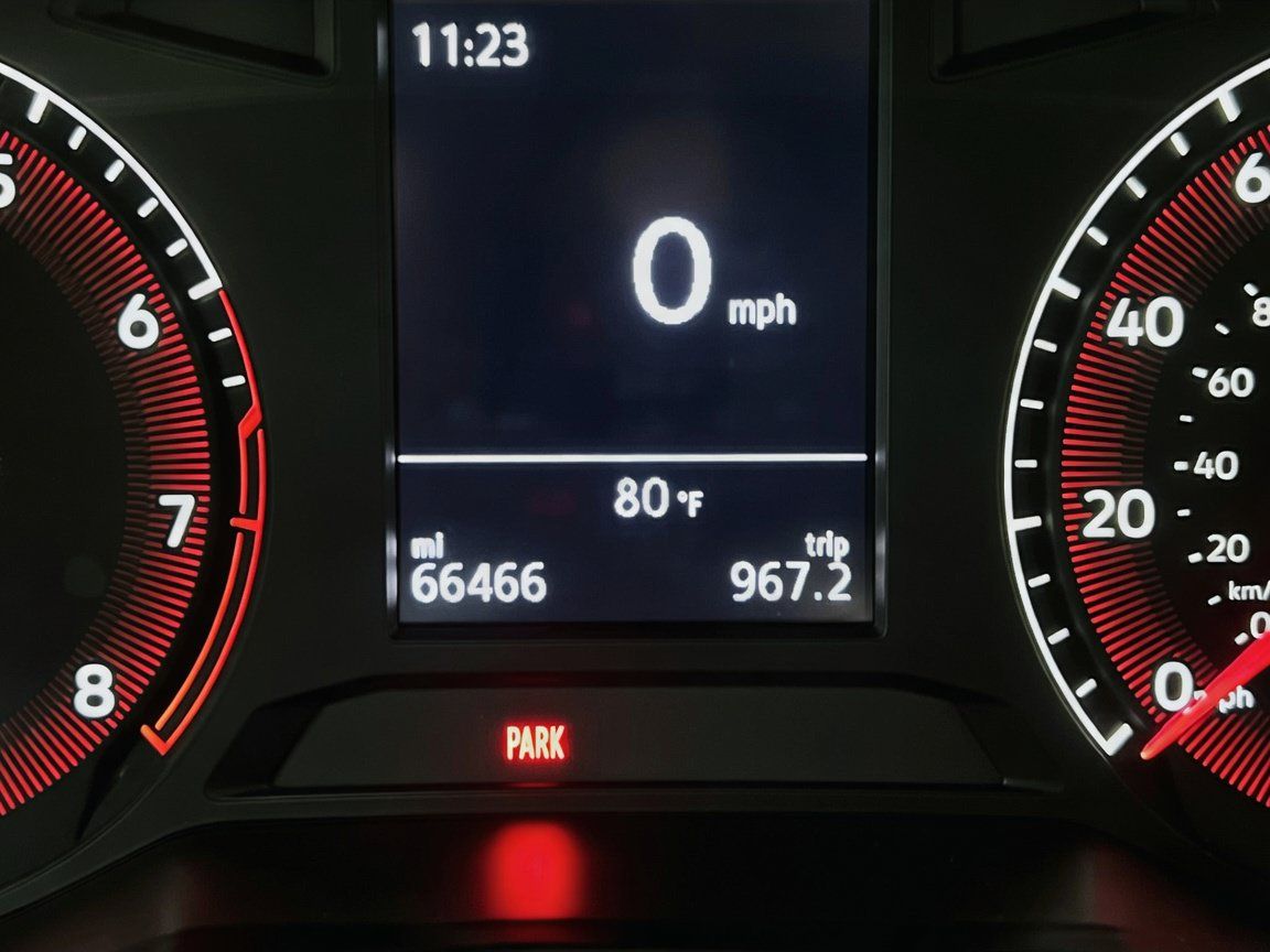 Used 2019 Volkswagen Jetta GLI FWD image 8