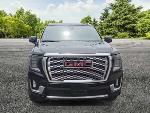 Used 2021 GMC Yukon Denali w/ Advanced Technology Package AWD/4WD image 2