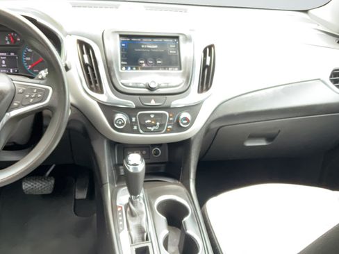Used 2019 Chevrolet Equinox LS FWD image 16