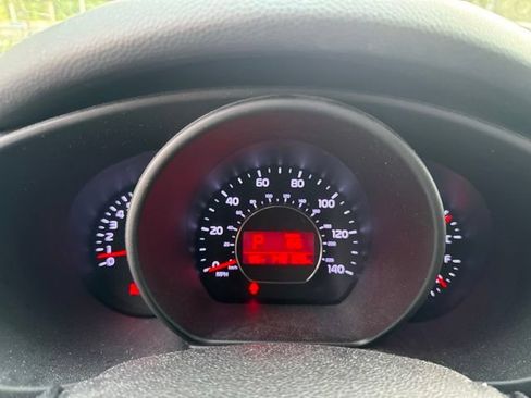 Used 2015 Kia Soul FWD image 1