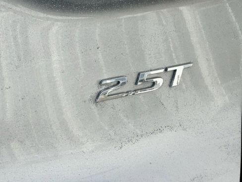 Used 2023 Hyundai Santa Fe Limited image 3