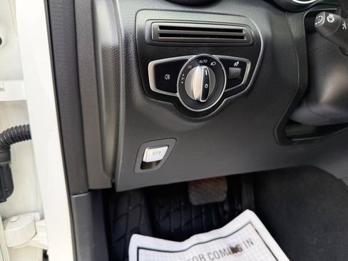 Used 2022 Mercedes-Benz GLC 300 4MATIC image 18