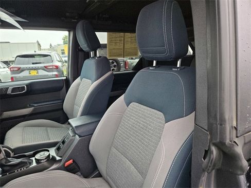 Certified 2023 Ford Bronco Outer Banks w/ Sasquatch Package image 12