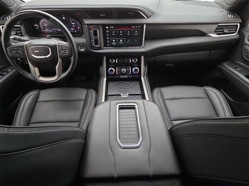 Used 2023 GMC Yukon XL Denali w/ Denali Reserve Package image 9