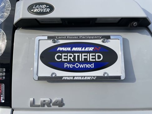 Used 2016 Land Rover LR4 HSE LUX image 34