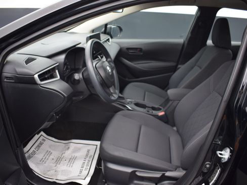 Used 2025 Toyota Corolla LE FWD image 13