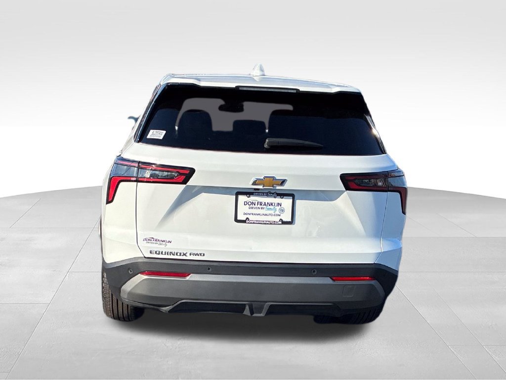 Used 2025 Chevrolet Equinox LT AWD/4WD image 4