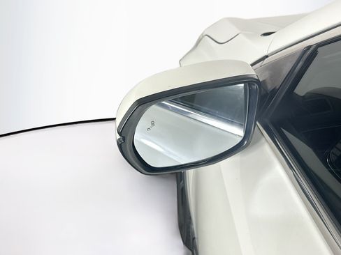 Used 2018 Honda CR-V Touring image 16