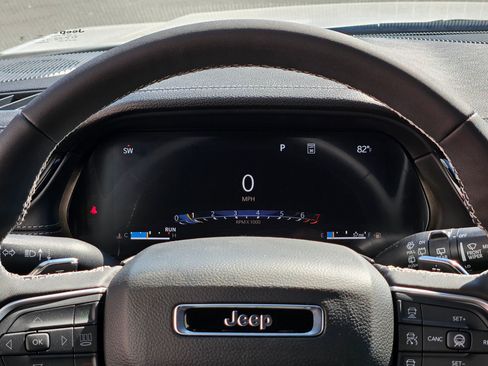 New 2026 Jeep Grand Cherokee L 4WD image 15