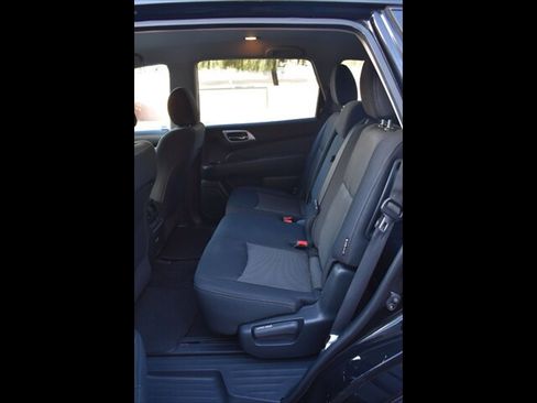 Used 2019 Nissan Pathfinder SV image 21