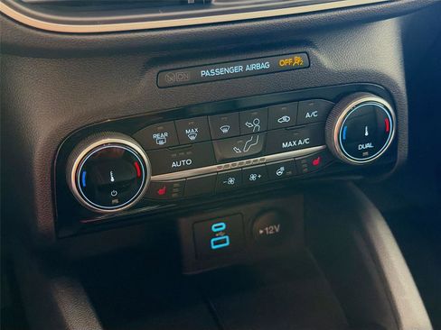 Used 2022 Ford Escape SEL image 17