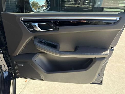 Used 2023 Porsche Macan Turbo image 20