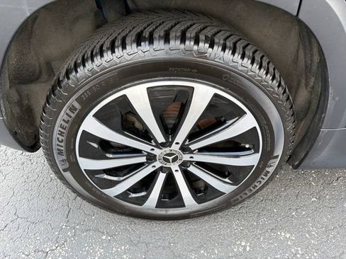 Used 2023 Mercedes-Benz GLB 250 4MATIC image 8