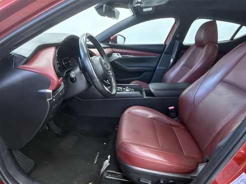 Used 2019 MAZDA MAZDA3 Hatchback w/ Premium Package image 11