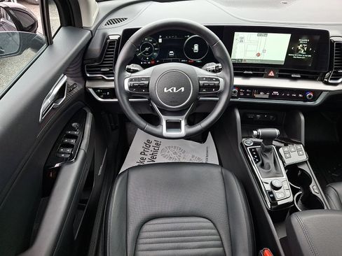 Used 2023 Kia Sportage SX image 2