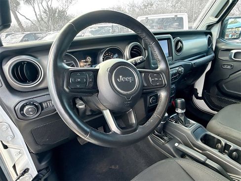 Used 2022 Jeep Gladiator Willys image 12