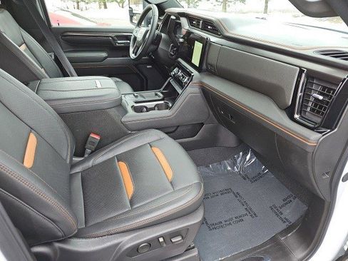Used 2024 GMC Sierra 3500 AT4 w/ AT4 Premium Plus Package image 11