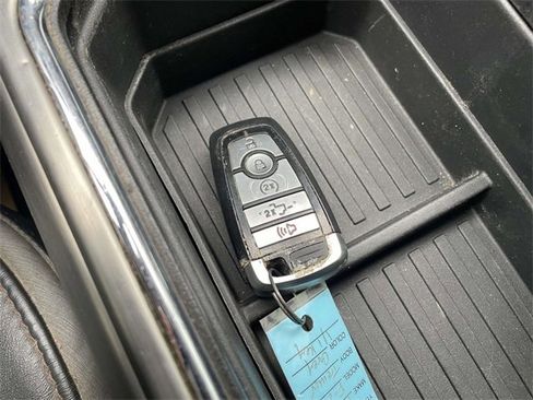 Used 2022 Ford F250 Platinum w/ Tremor Off-Road Package image 29