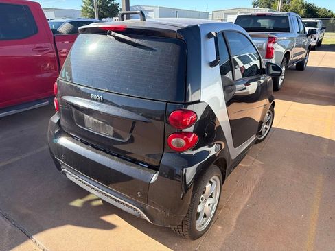 Used 2015 smart fortwo passion RWD image 4