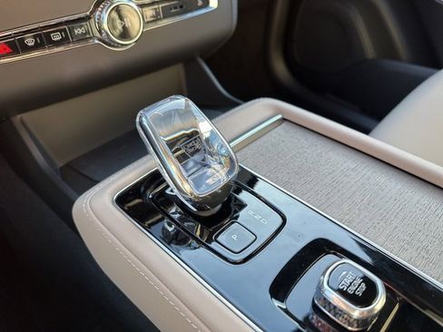 New 2026 Volvo XC90 B5 Core image 14