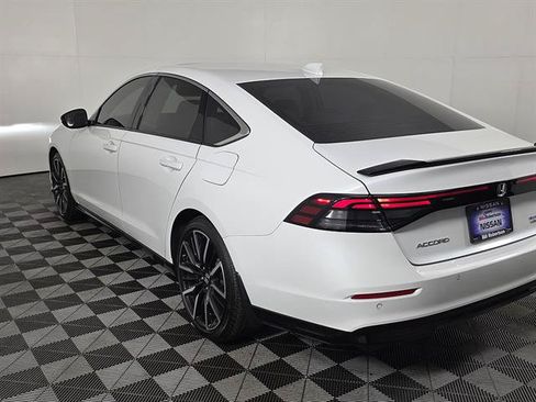 Used 2025 Honda Accord Touring image 6