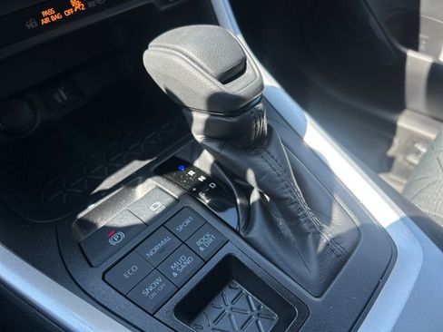 Certified 2025 Toyota RAV4 XLE AWD/4WD image 16