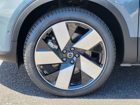 Certified 2023 Volvo C40 P8 Recharge Ultimate w/ Protection Package Premier AWD/4WD image 8