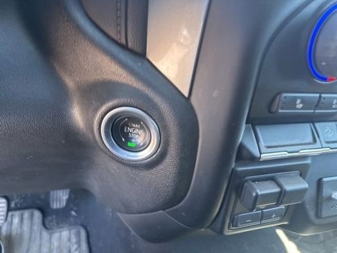 Used 2022 Chevrolet Silverado 2500 LT w/ Convenience Package image 23