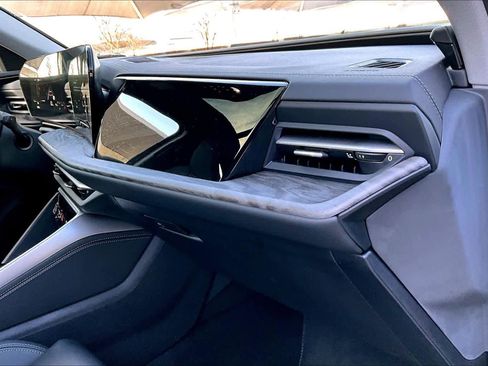 Used 2025 Audi Q5 Premium Plus w/ Premium Plus image 18