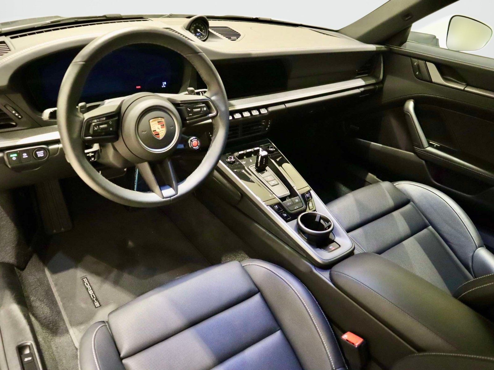 Used 2025 Porsche 911 Carrera RWD image 17