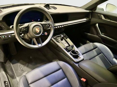 Used 2025 Porsche 911 Carrera RWD image 17