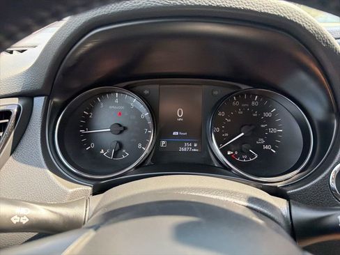 Used 2022 Nissan Rogue Sport SL AWD/4WD image 32