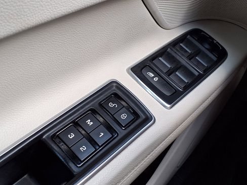 Used 2016 Jaguar XF Prestige image 10