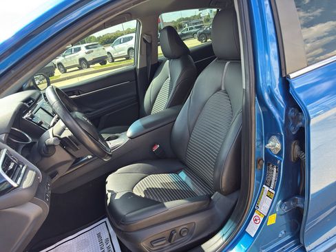 Used 2018 Toyota Camry SE FWD image 10