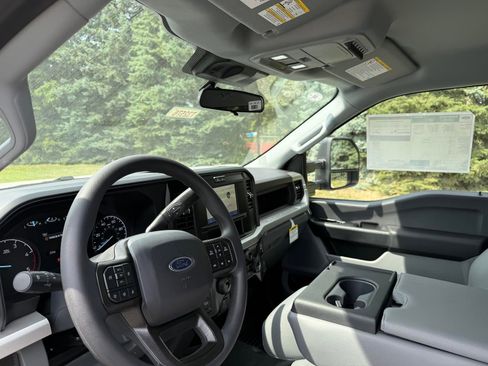 New 2025 Ford F350 XL w/ FX4 Off-Road Package image 10