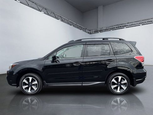 Used 2018 Subaru Forester 2.5i Limited AWD/4WD image 2