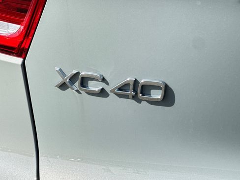 New 2026 Volvo XC40 B4 Core w/ Climate Package image 33