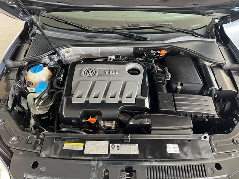 Used 2014 Volkswagen Passat TDI SEL Premium FWD image 21