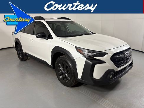 Used 2025 Subaru Outback Onyx Edition AWD/4WD image 1