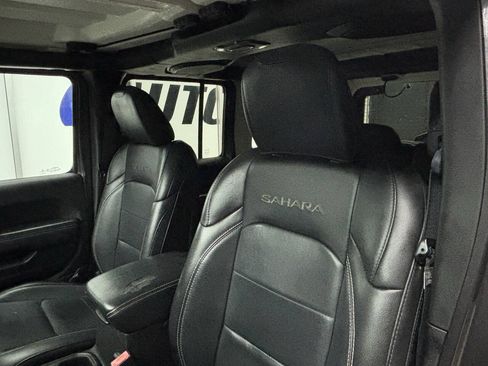 Used 2019 Jeep Wrangler Unlimited Sahara AWD/4WD image 20