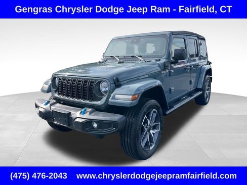 Used 2024 Jeep Wrangler Unlimited w/ Convenience Group AWD/4WD image 3