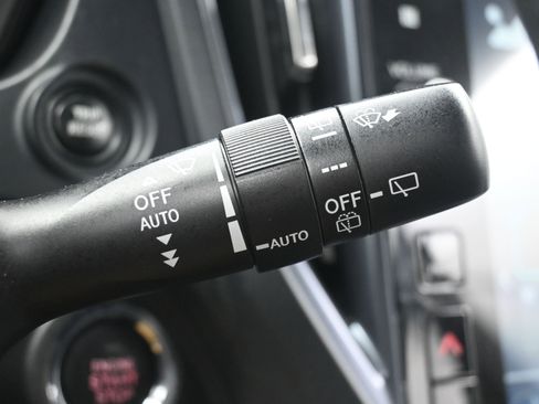 Used 2025 Subaru Forester Limited AWD/4WD image 25