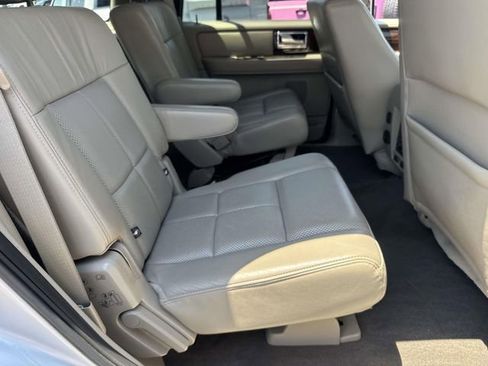 Used 2012 Lincoln Navigator 2WD image 12