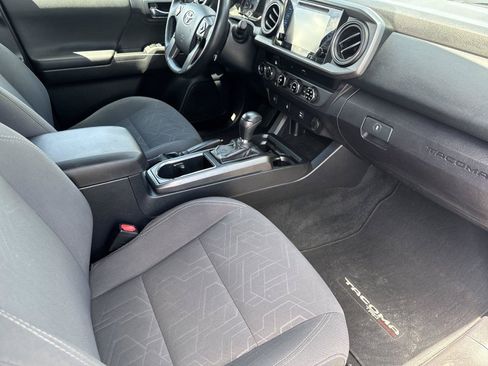 Used 2017 Toyota Tacoma TRD Off-Road w/ Tow Package (A/T) AWD/4WD image 24