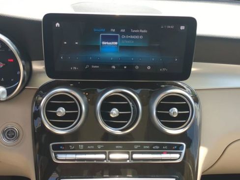 Used 2022 Mercedes-Benz GLC 300 image 19