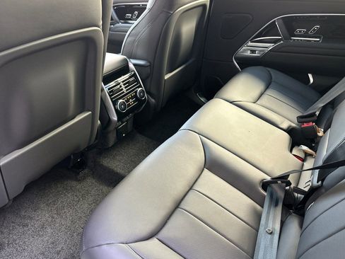 New 2026 Land Rover Range Rover Long Wheelbase SE image 21