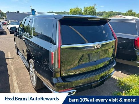 Used 2024 Cadillac Escalade ESV Luxury AWD/4WD image 5