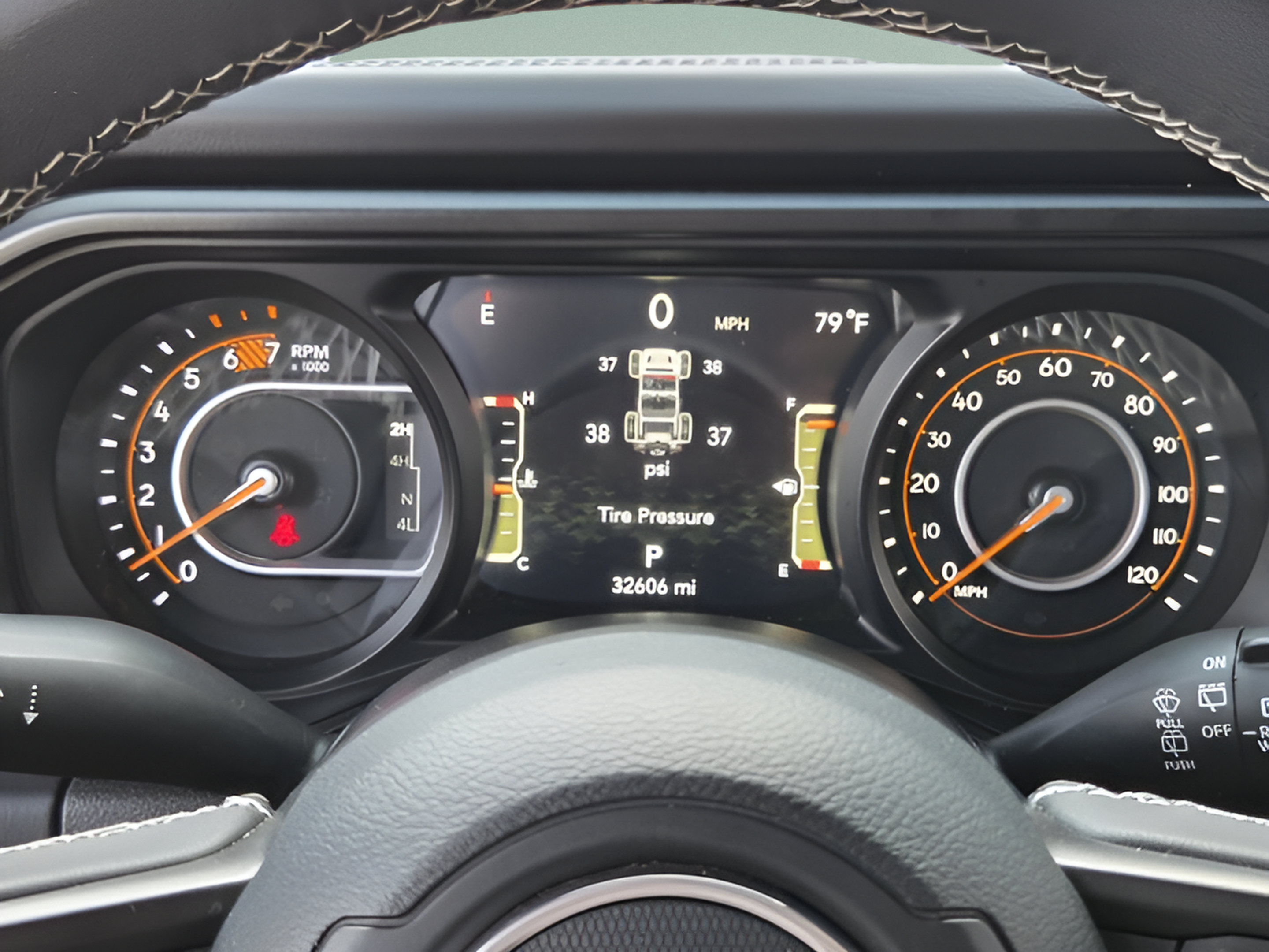 Used 2025 Jeep Wrangler Unlimited Rubicon AWD/4WD image 24